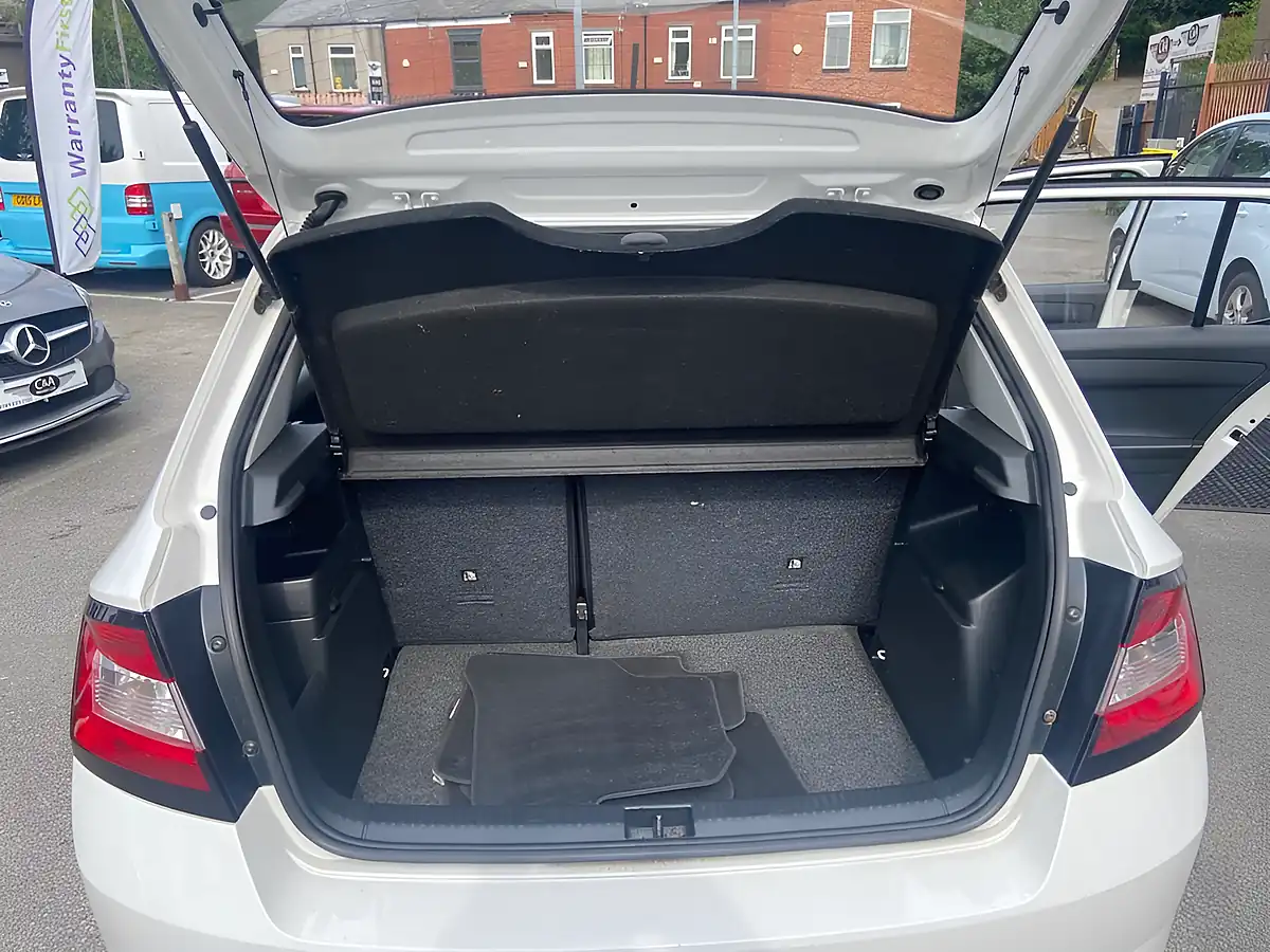 Used 2015 Skoda Fabia S White - Interior and Exterior details 10