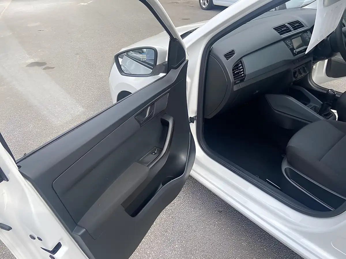 Used 2015 Skoda Fabia S White - Interior and Exterior details 12
