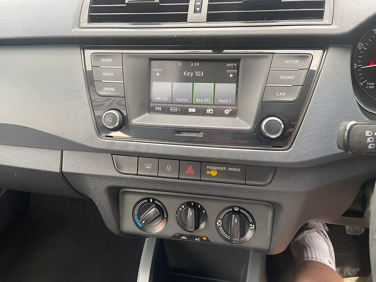 Used 2015 Skoda Fabia S White - Interior and Exterior details 17