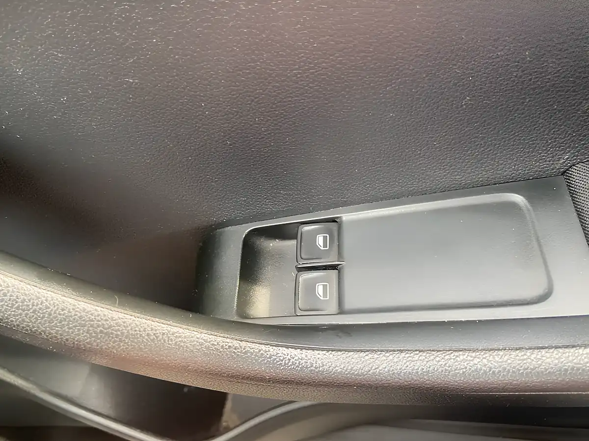 Used 2015 Skoda Fabia S White - Interior and Exterior details 20