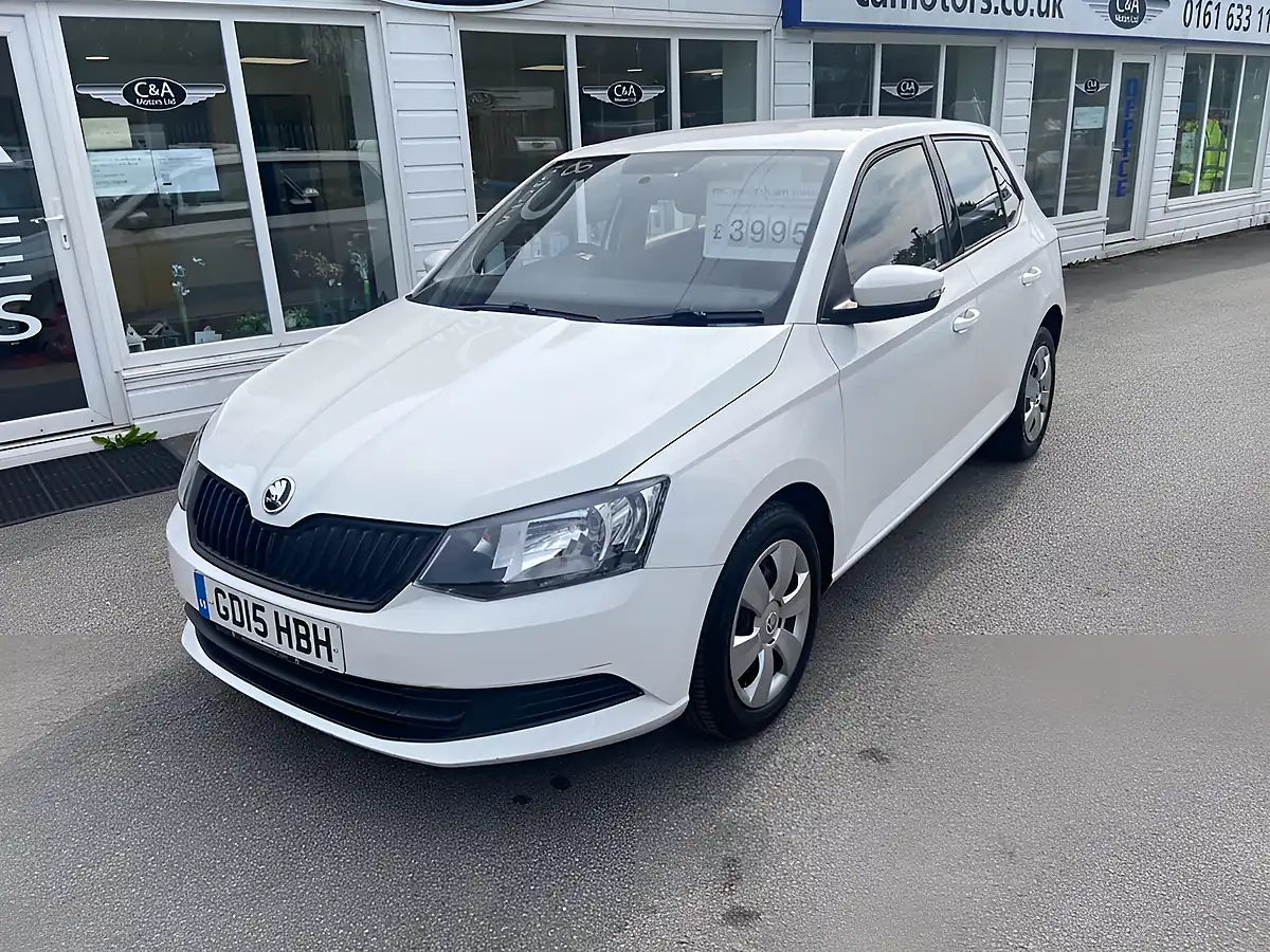 Used 2015 Skoda Fabia S White - Interior and Exterior details 3