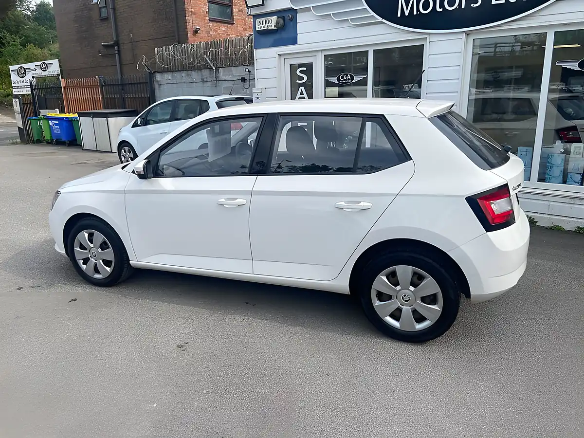 Used 2015 Skoda Fabia S White - Interior and Exterior details 4