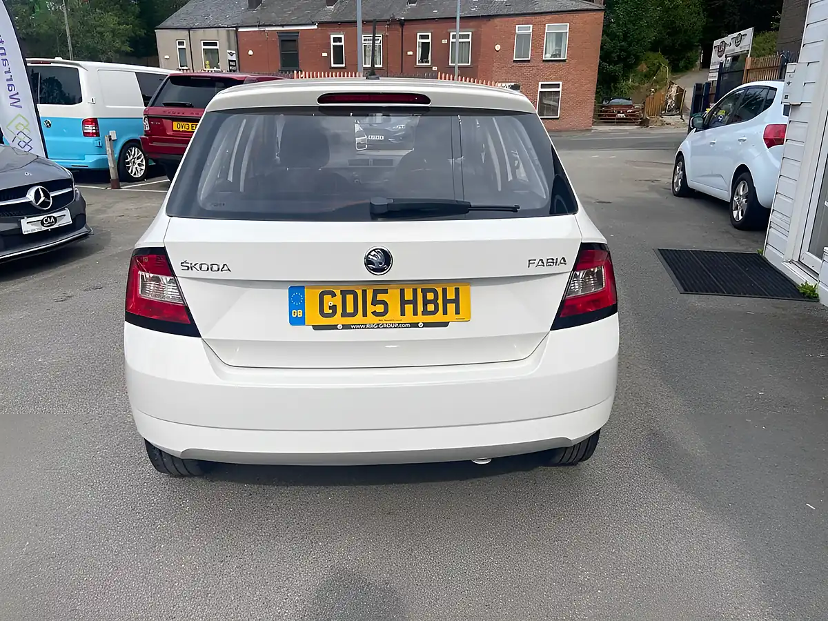Used 2015 Skoda Fabia S White - Interior and Exterior details 6