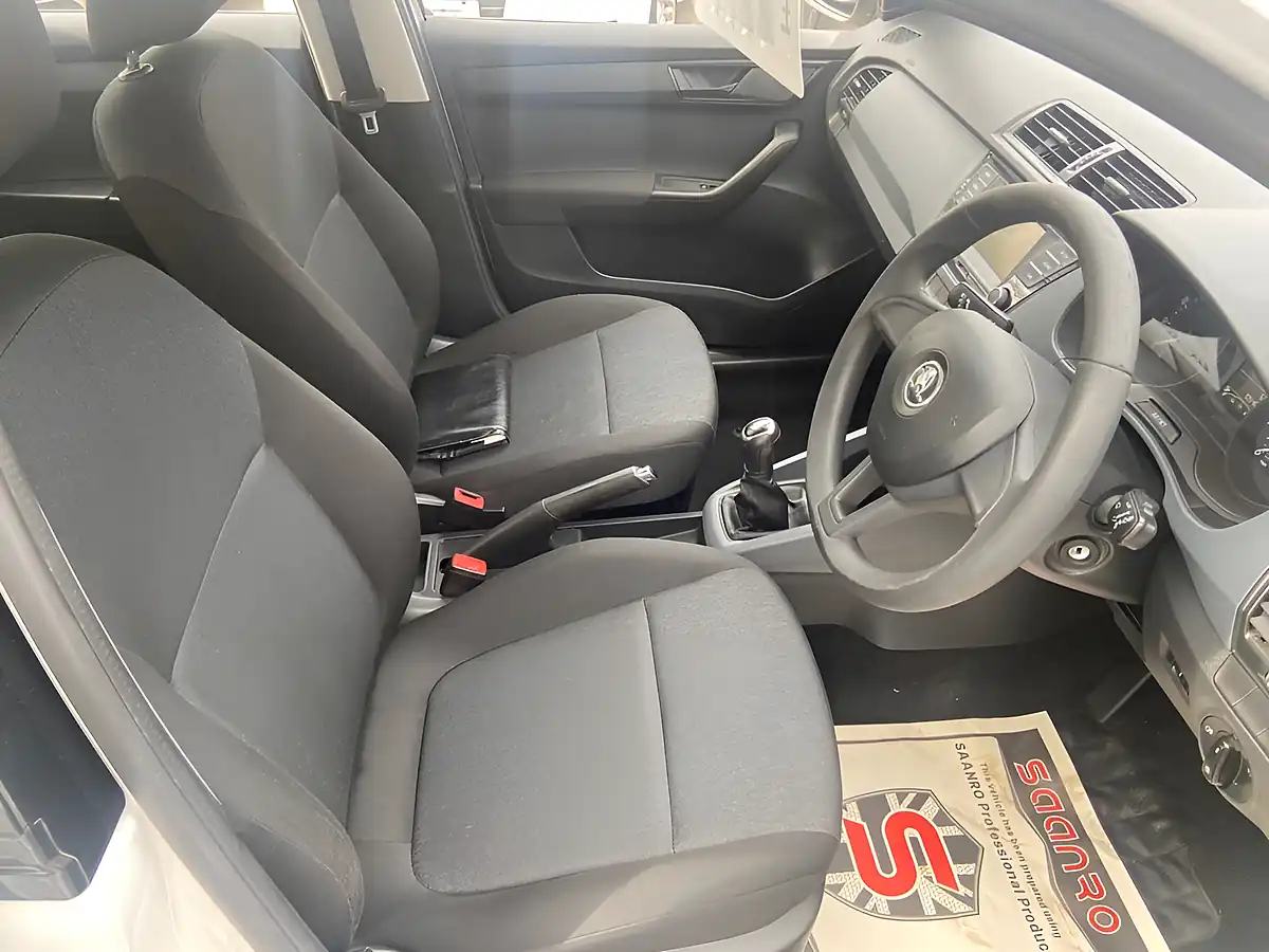 Used 2015 Skoda Fabia S White - Interior and Exterior details 9
