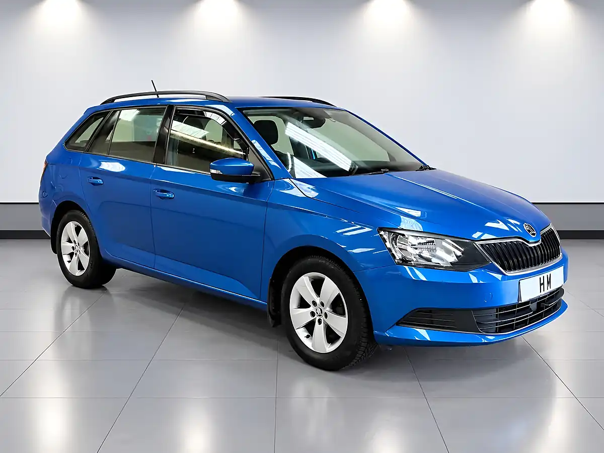 Used 2015 Skoda Fabia Se Blue - Interior and Exterior details 12