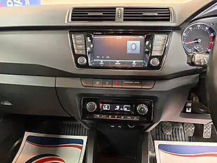 Used 2015 Skoda Fabia Se Blue - Interior and Exterior details 15