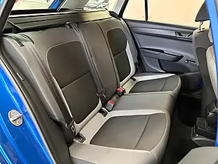 Used 2015 Skoda Fabia Se Blue - Interior and Exterior details 17
