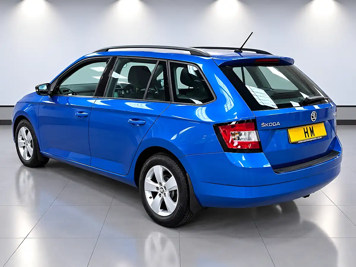 Used 2015 Skoda Fabia Se Blue - Interior and Exterior details 4
