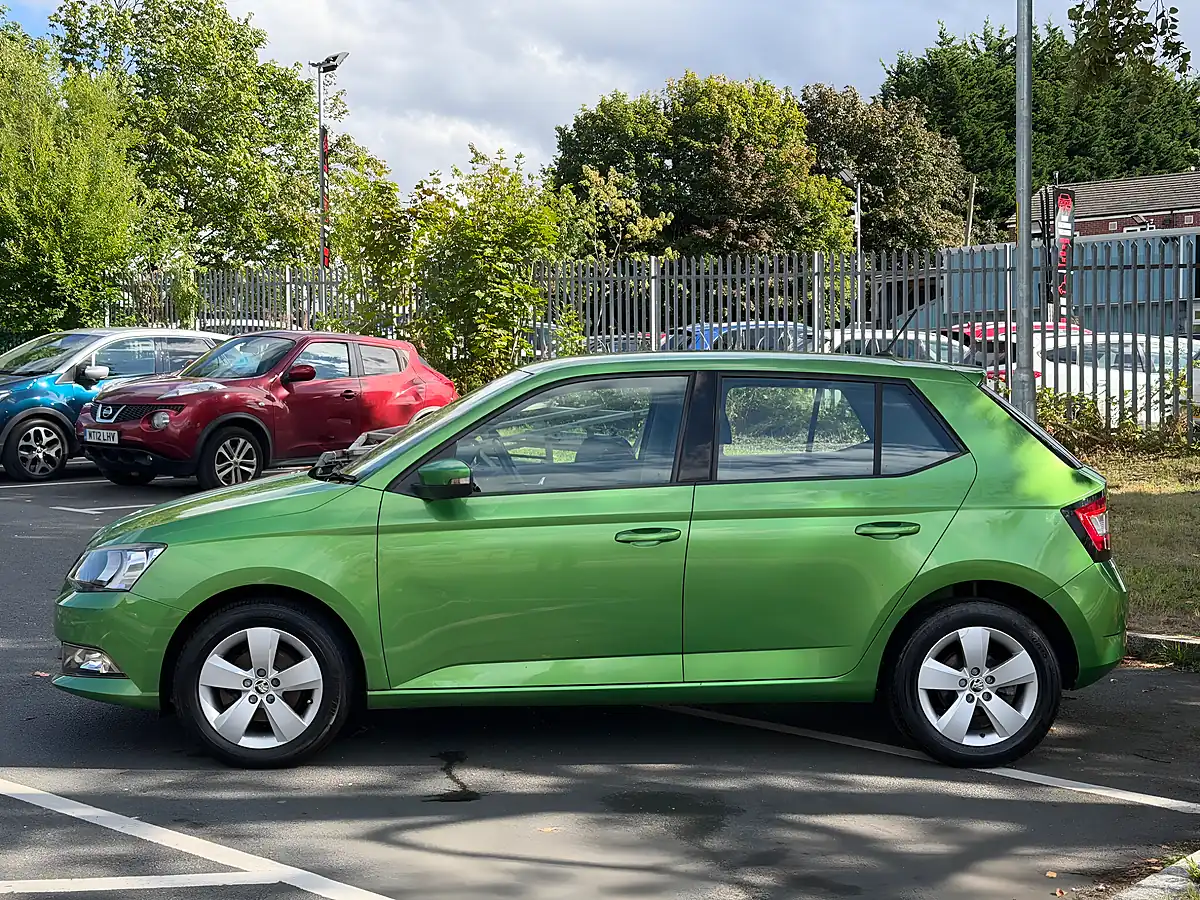 Used 2015 Skoda Fabia Se Green - Interior and Exterior details 4