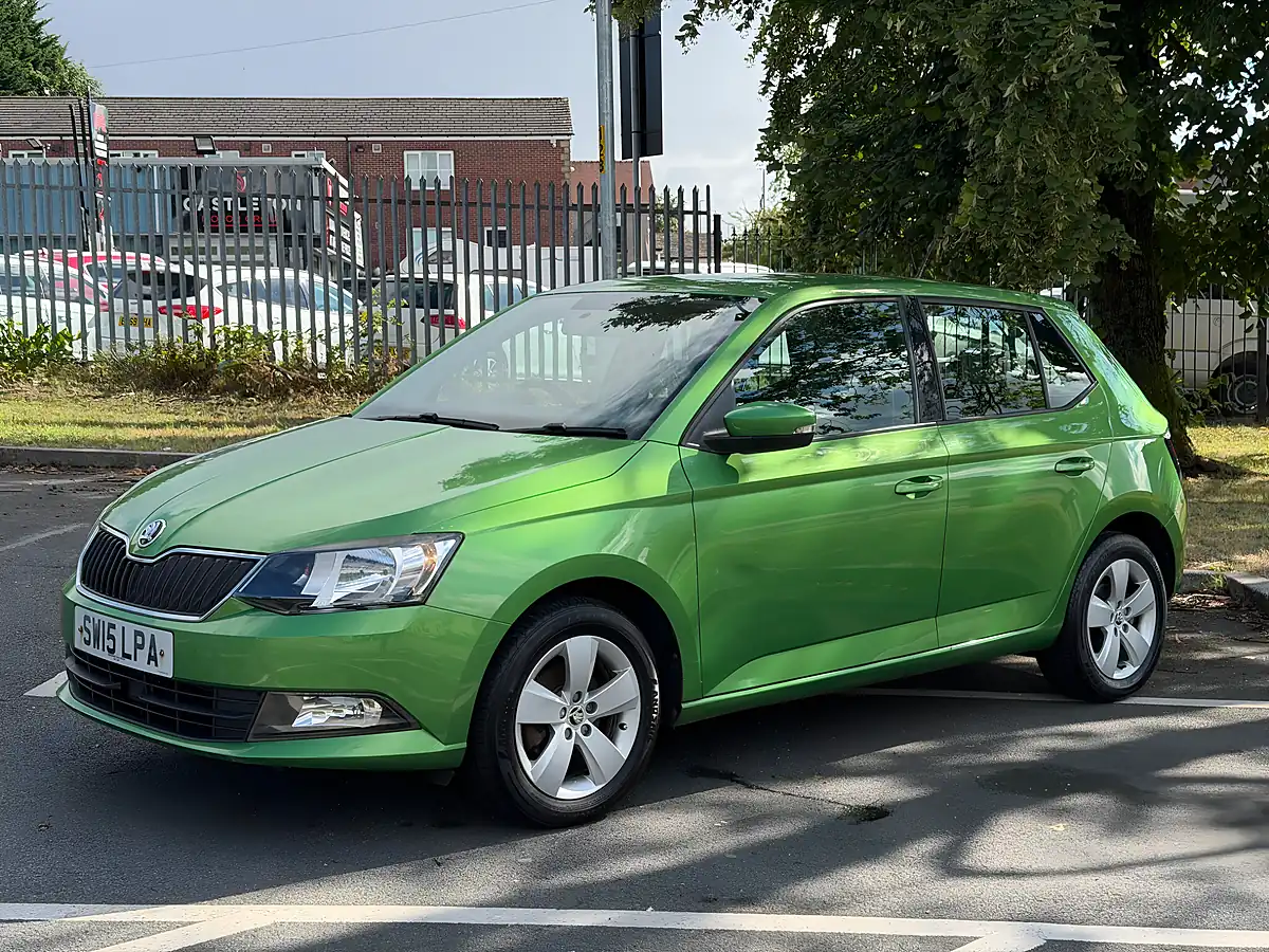Used 2015 Skoda Fabia Se Green - Interior and Exterior details 5
