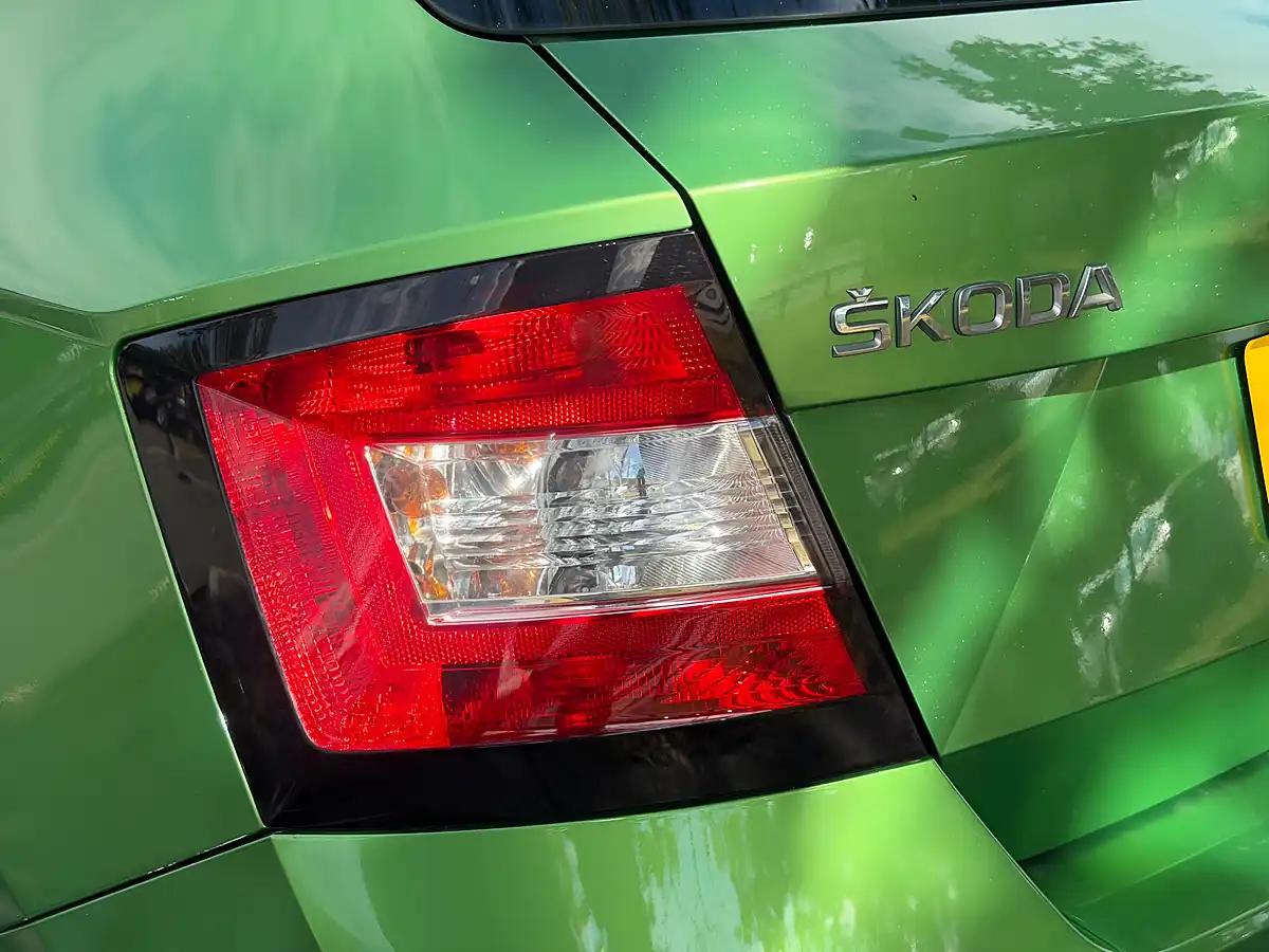 Used 2015 Skoda Fabia Se Green - Interior and Exterior details 6
