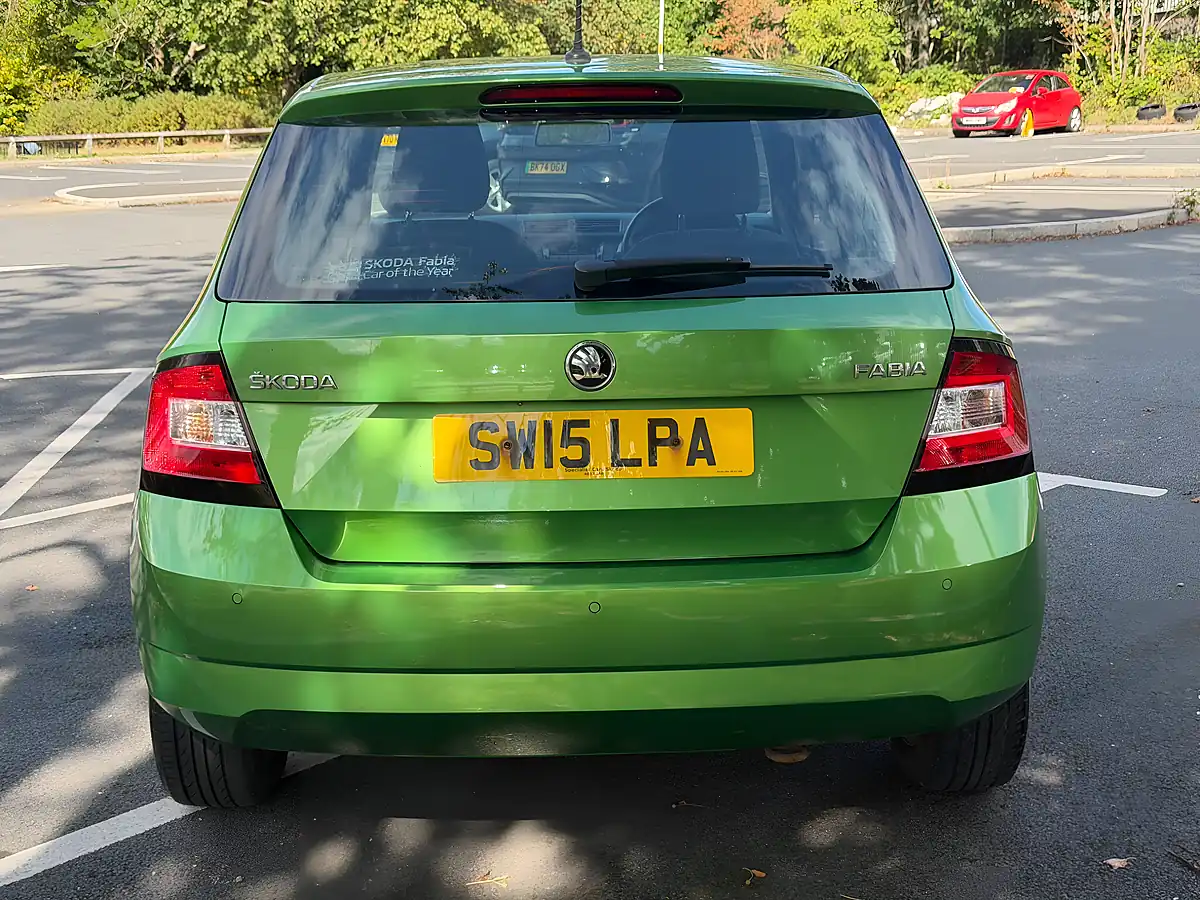 Used 2015 Skoda Fabia Se Green - Interior and Exterior details 9
