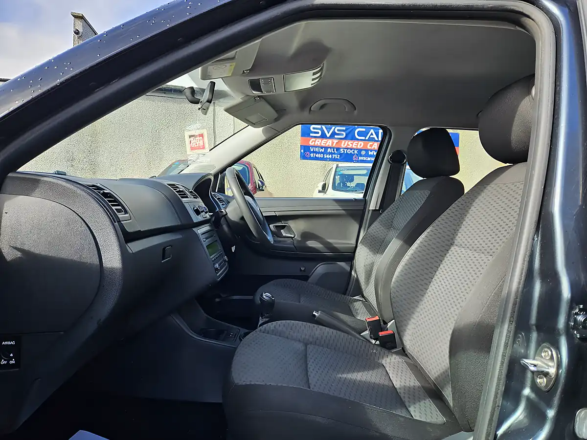 Used 2015 Skoda Fabia Se Grey - Interior and Exterior details 13