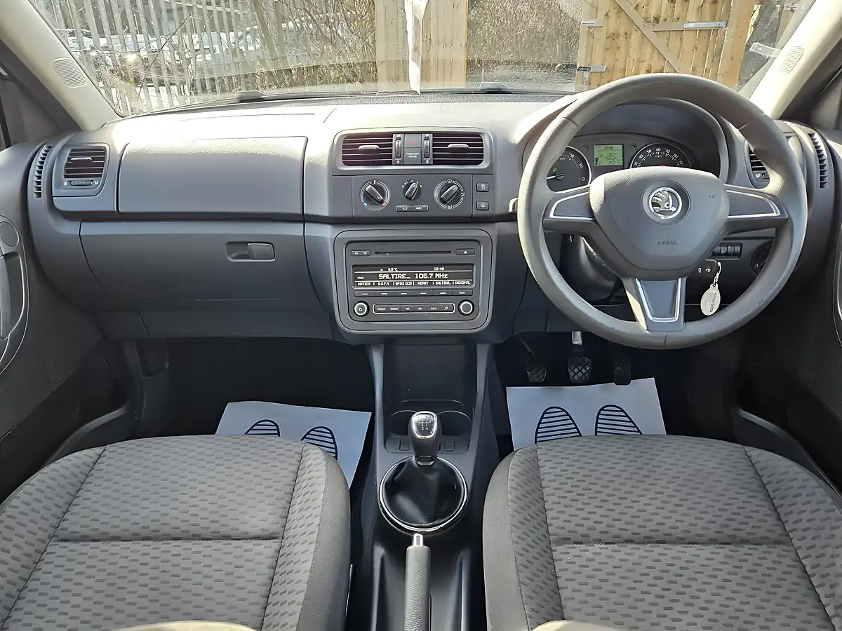 Used 2015 Skoda Fabia Se Grey - Interior and Exterior details 19