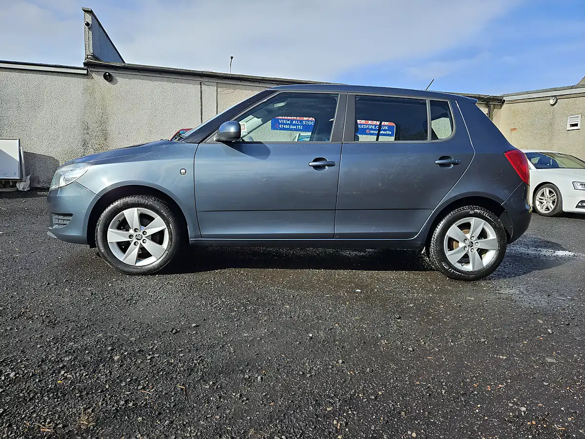 Used 2015 Skoda Fabia Se Grey - Interior and Exterior details 3