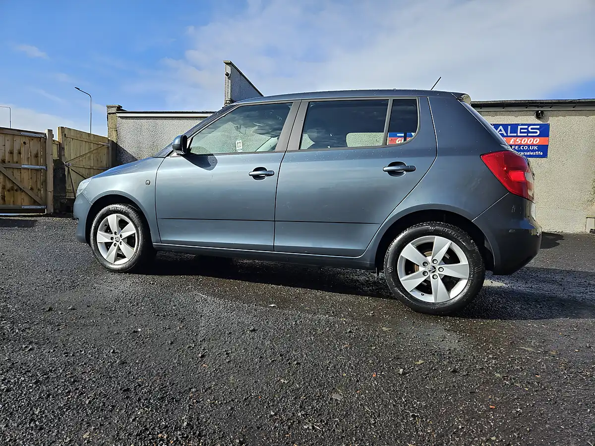 Used 2015 Skoda Fabia Se Grey - Interior and Exterior details 5