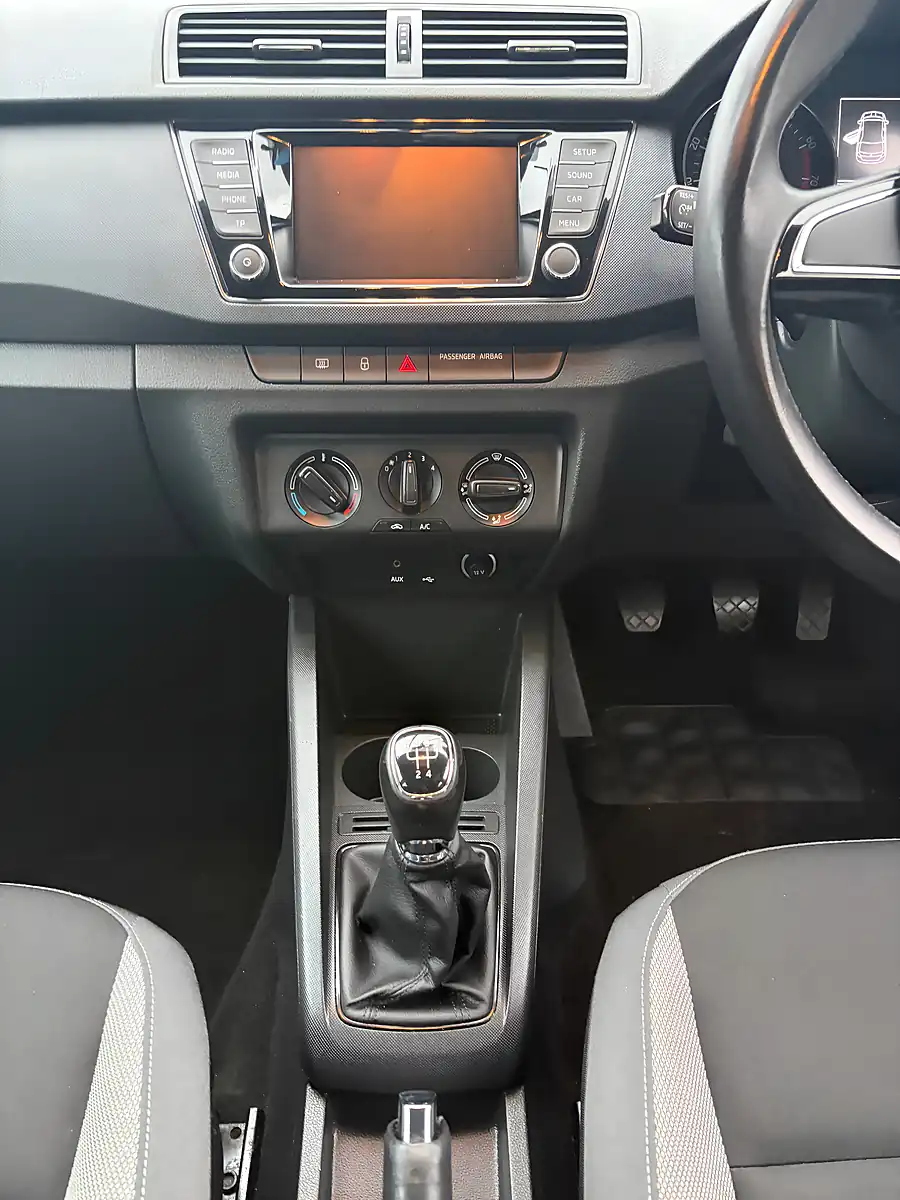 Used 2015 Skoda Fabia Se Grey - Interior and Exterior details 8