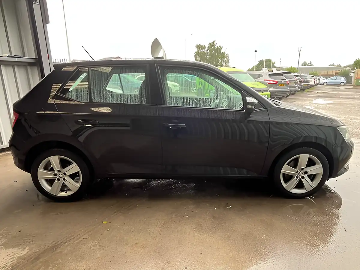 Used 2015 Skoda Fabia Se L Black - Interior and Exterior details 9