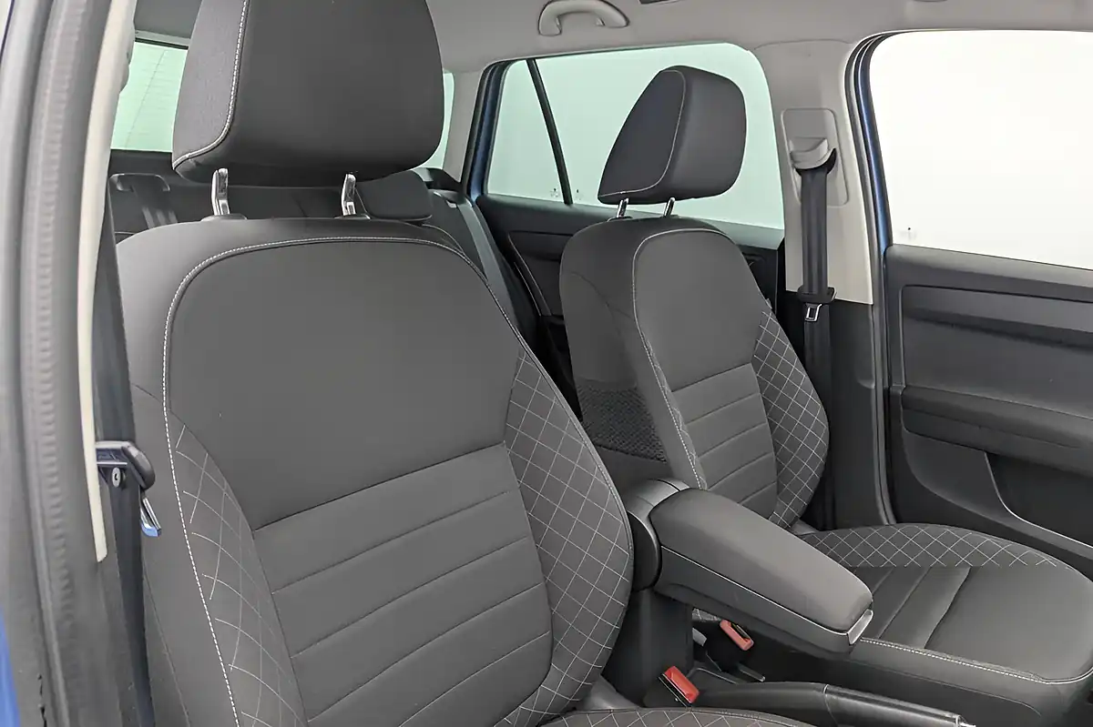 Used 2015 Skoda Fabia Se L Blue - Interior and Exterior details 10