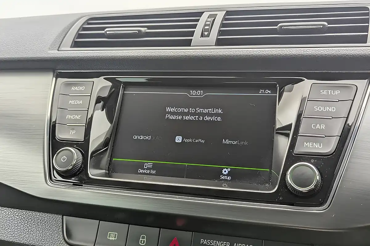 Used 2015 Skoda Fabia Se L Blue - Interior and Exterior details 12