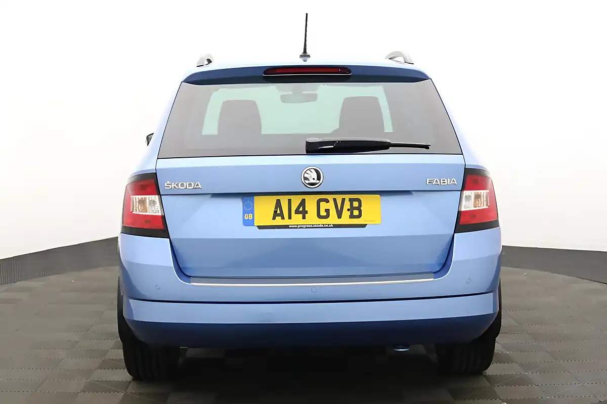 Used 2015 Skoda Fabia Se L Blue - Interior and Exterior details 5