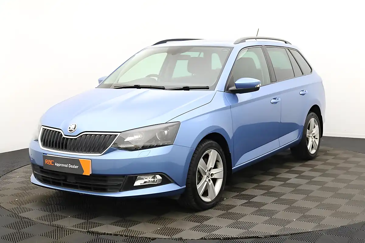 Used 2015 Skoda Fabia Se L Blue - Interior and Exterior details 8
