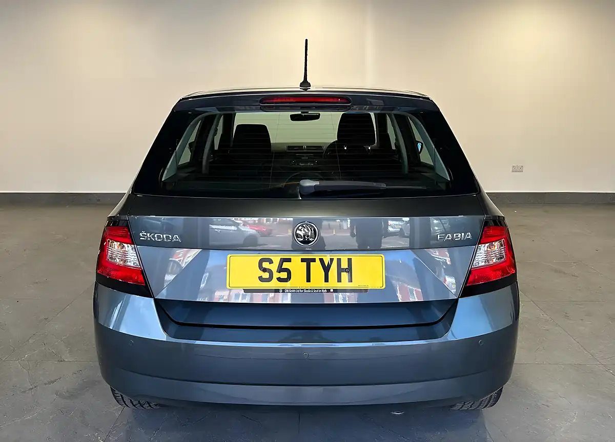 Used 2015 Skoda Fabia Se L Grey - Interior and Exterior details 4