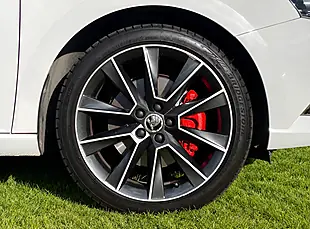 Used 2015 Skoda Fabia Se L Moon White - Interior and Exterior details 10