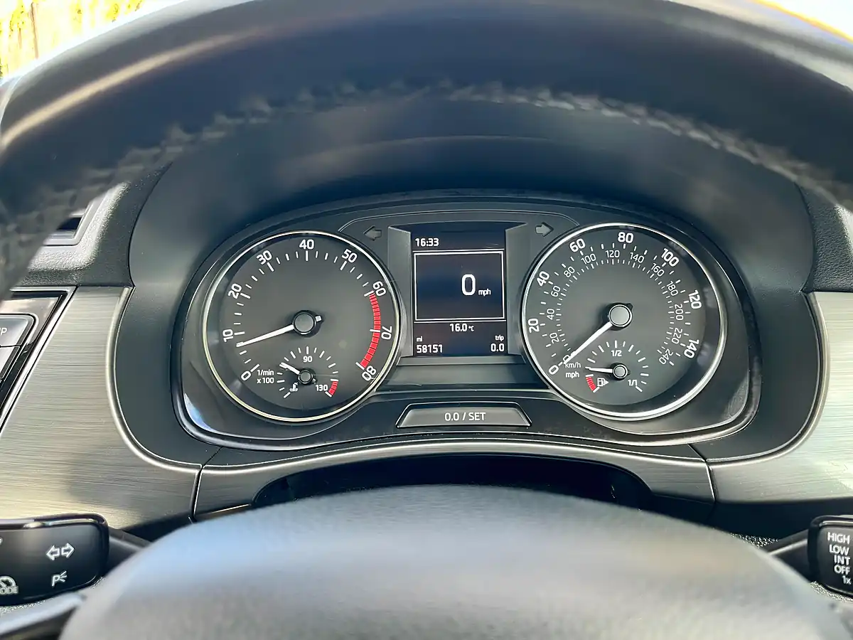 Used 2015 Skoda Fabia Se L Moon White - Interior and Exterior details 16