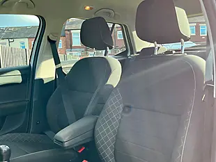 Used 2015 Skoda Fabia Se L Moon White - Interior and Exterior details 18