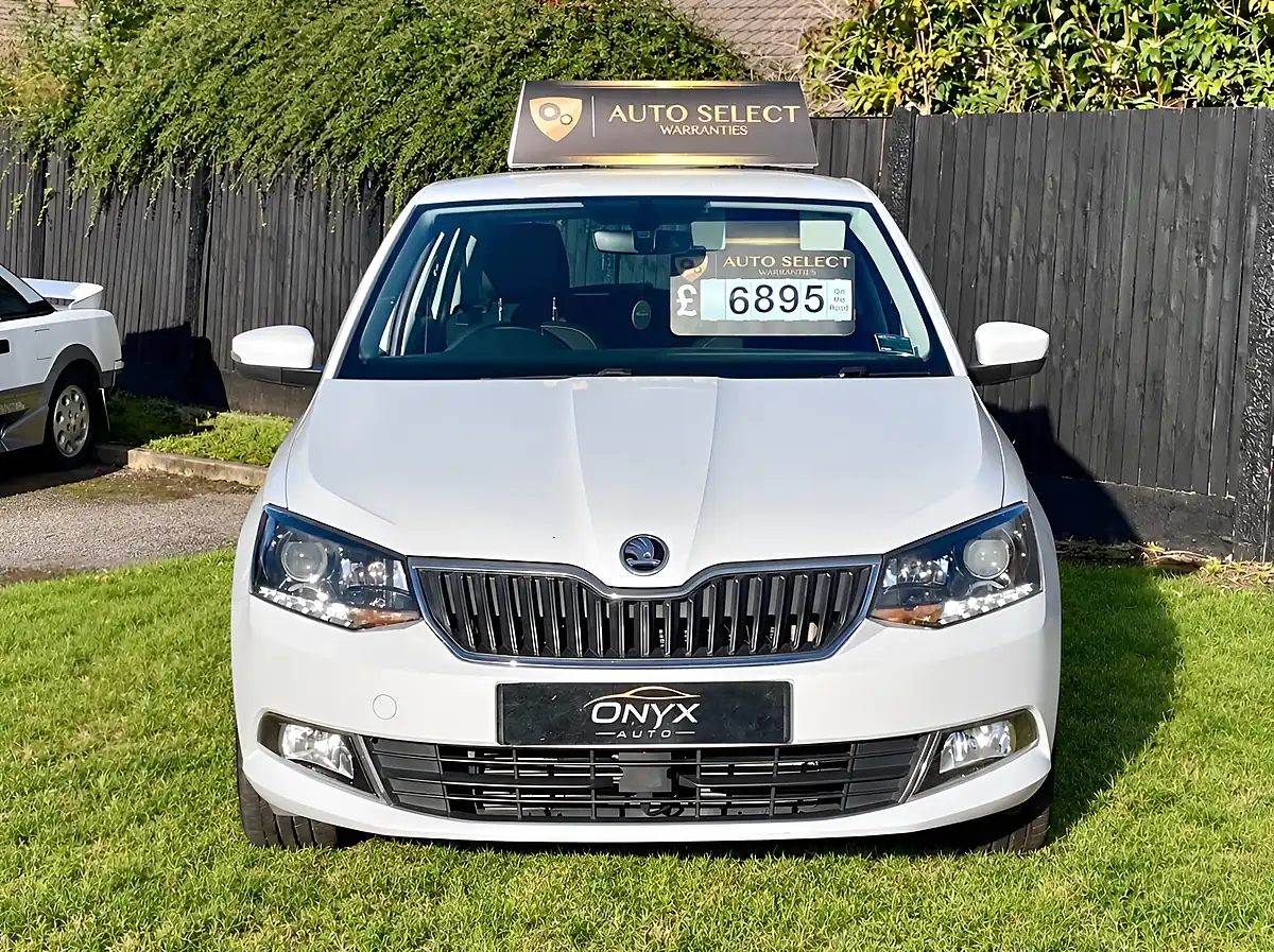 Used 2015 Skoda Fabia Se L Moon White - Interior and Exterior details 4
