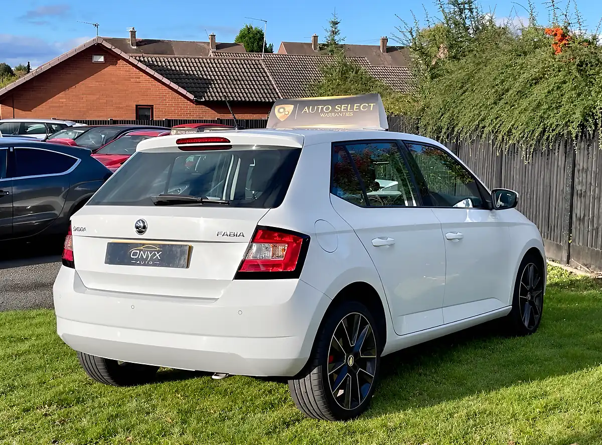 Used 2015 Skoda Fabia Se L Moon White - Interior and Exterior details 8