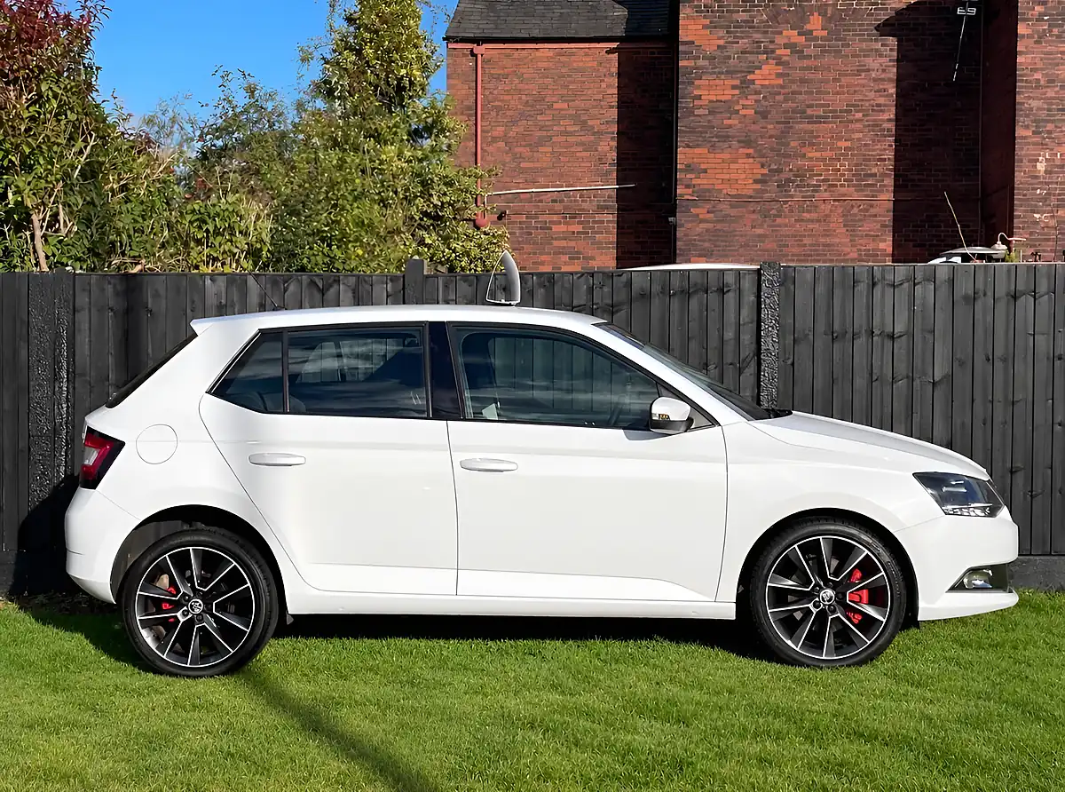 Used 2015 Skoda Fabia Se L Moon White - Interior and Exterior details 9