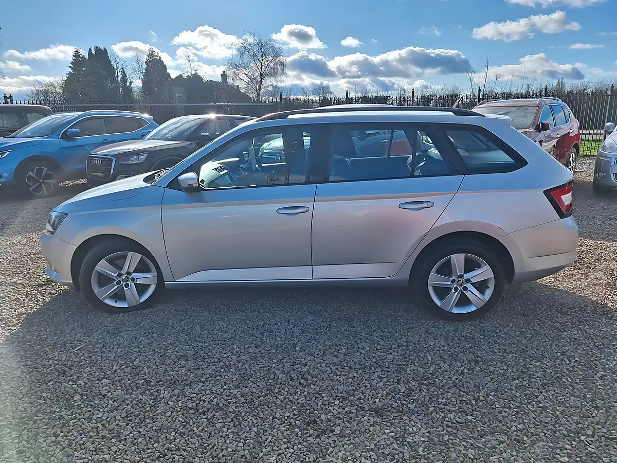 Used 2015 Skoda Fabia Se L Silver - Interior and Exterior details 10