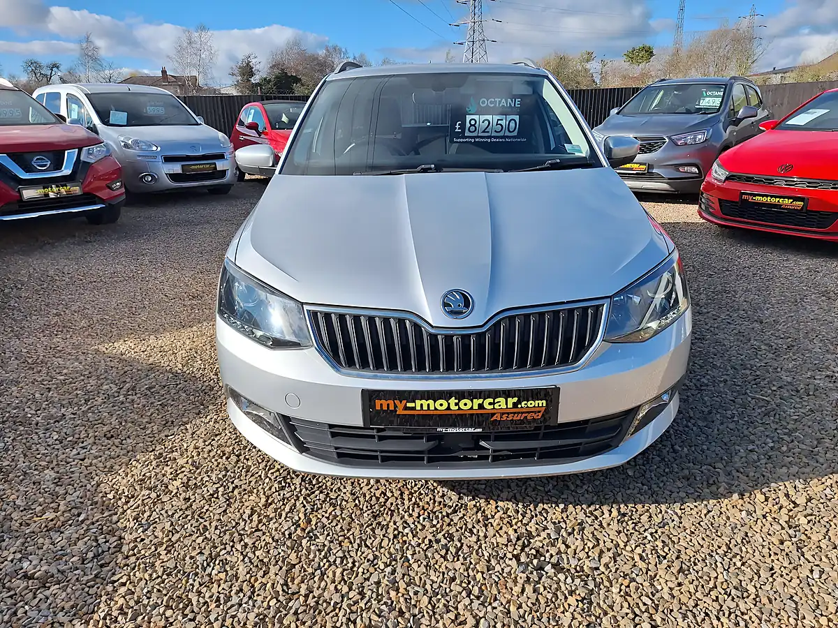 Used 2015 Skoda Fabia Se L Silver - Interior and Exterior details 5