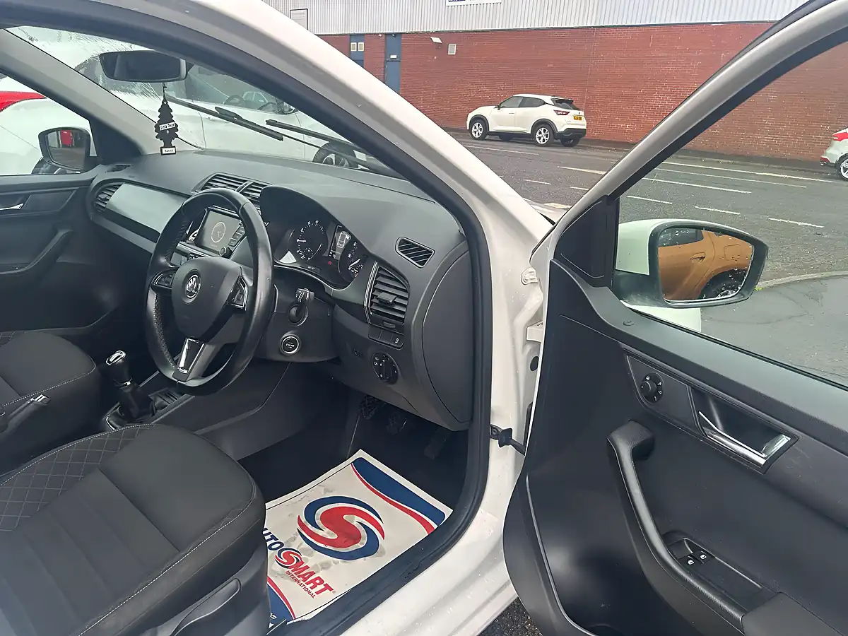 Used 2015 Skoda Fabia Se L White - Interior and Exterior details 16
