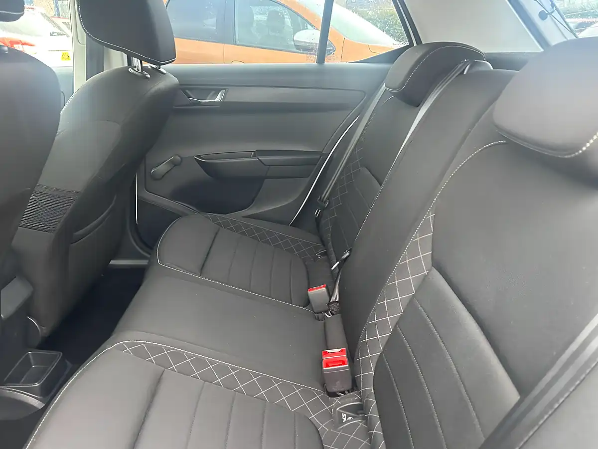 Used 2015 Skoda Fabia Se L White - Interior and Exterior details 19