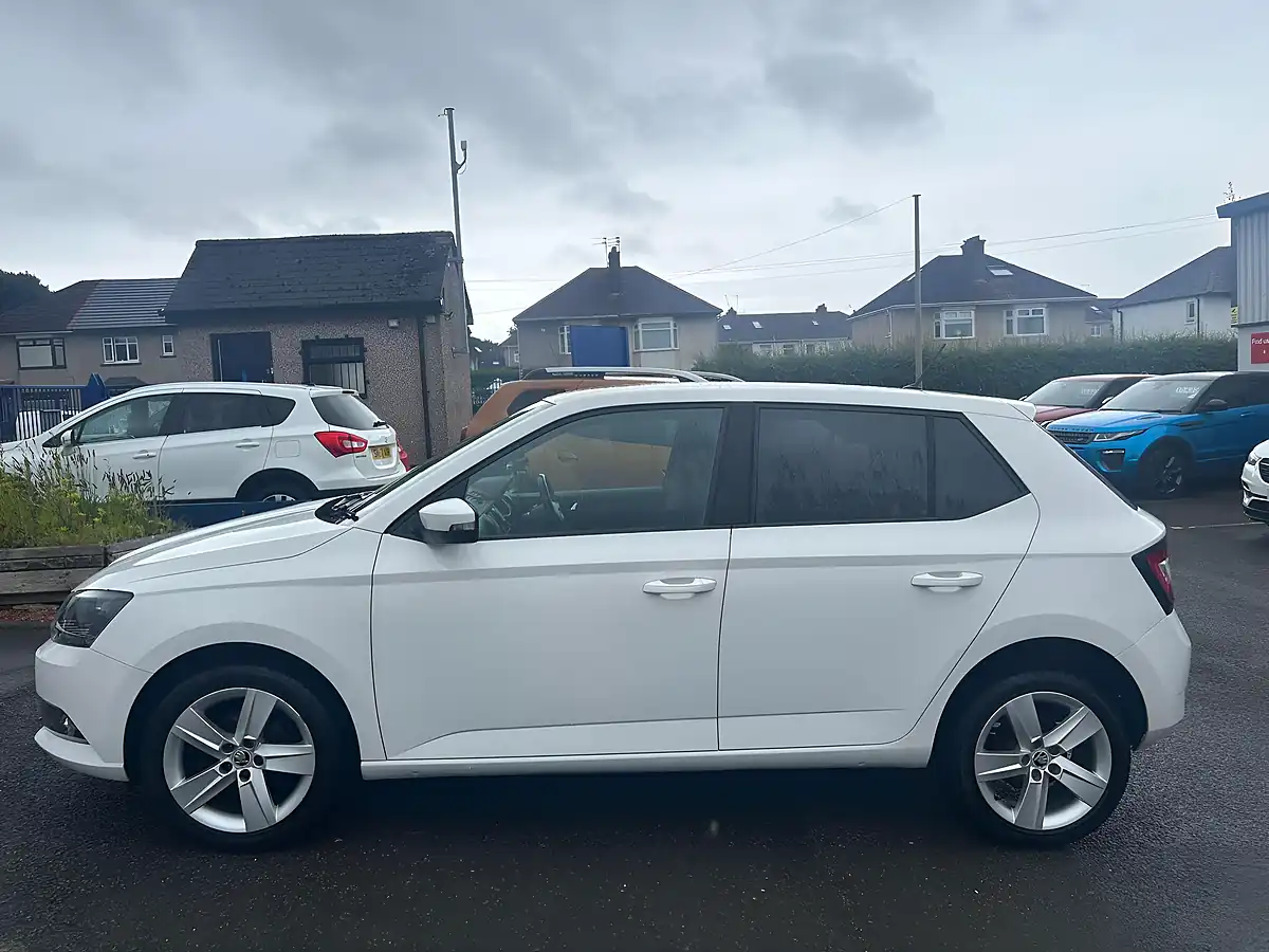 Used 2015 Skoda Fabia Se L White - Interior and Exterior details 5