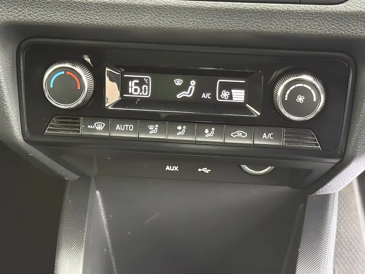 Used 2015 Skoda Fabia Se L White - Interior and Exterior details 14