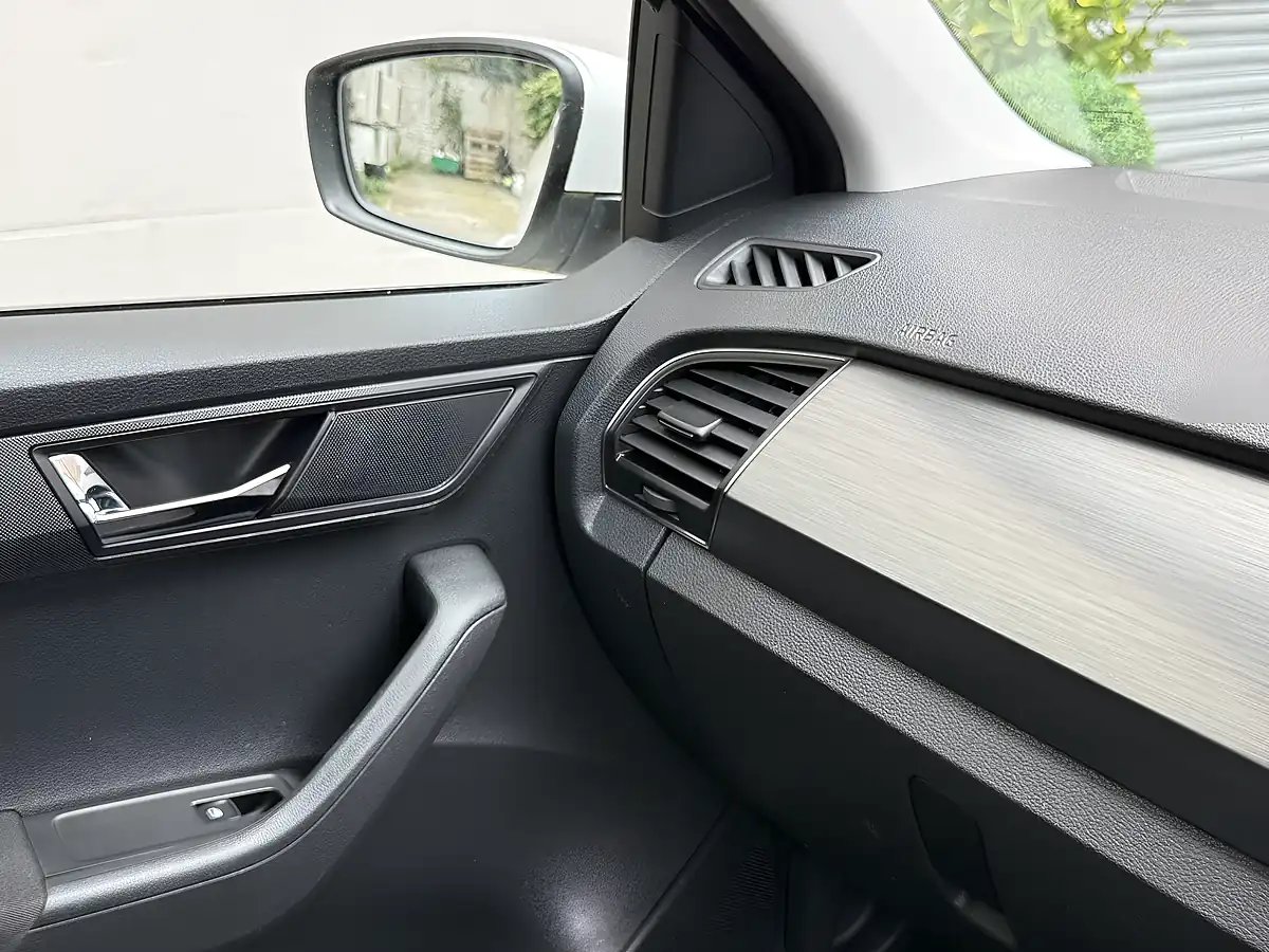 Used 2015 Skoda Fabia Se L White - Interior and Exterior details 18