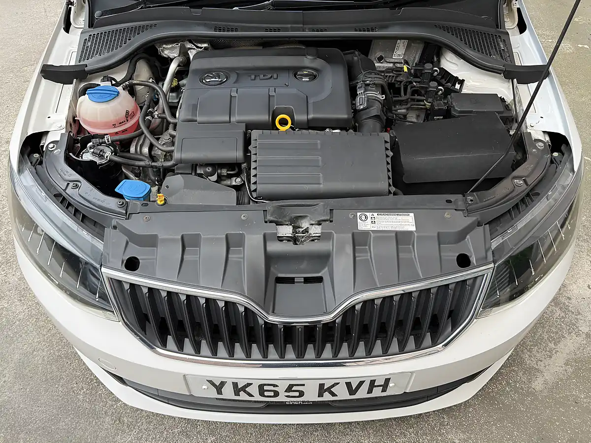 Used 2015 Skoda Fabia Se L White - Interior and Exterior details 7