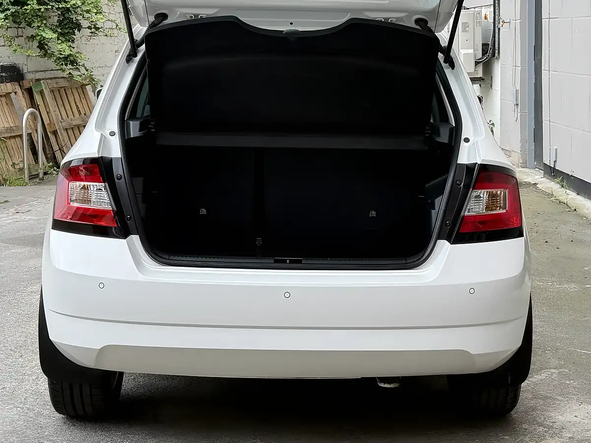 Used 2015 Skoda Fabia Se L White - Interior and Exterior details 8