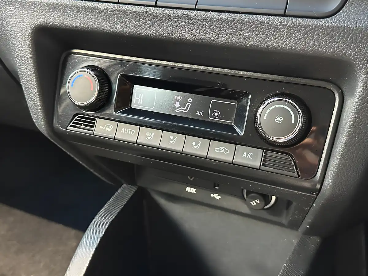 Used 2015 Skoda Fabia Se L White - Interior and Exterior details 14
