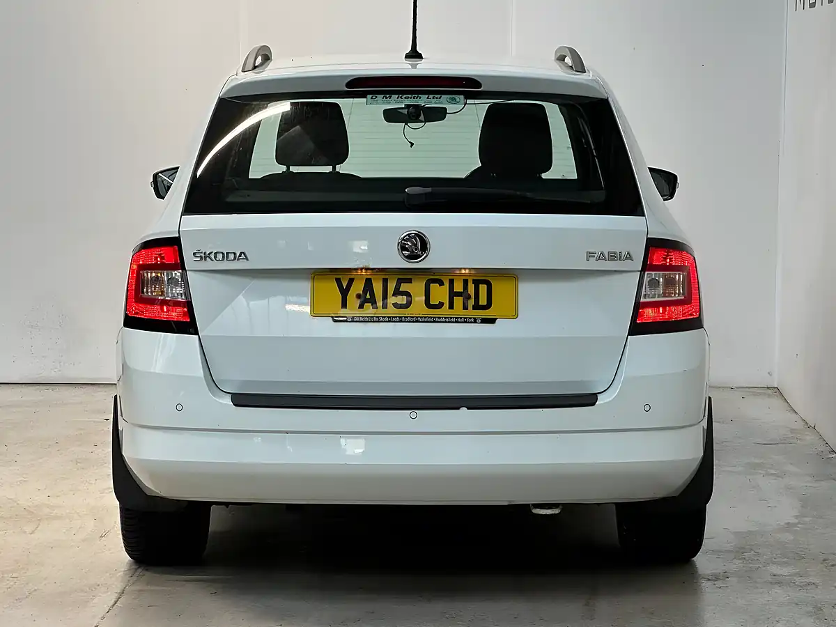 Used 2015 Skoda Fabia Se L White - Interior and Exterior details 5