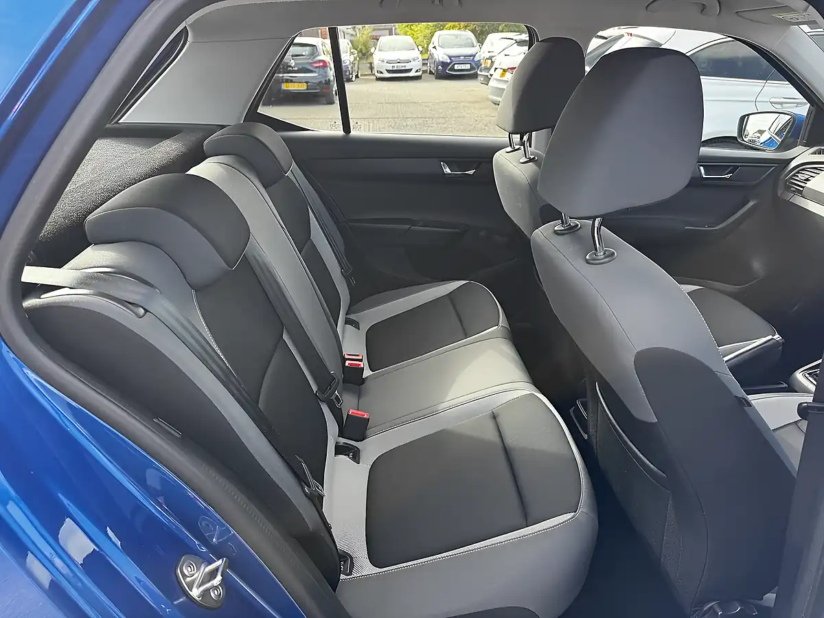 Used 2015 Skoda Fabia Se Race Blue Met - Interior and Exterior details 5