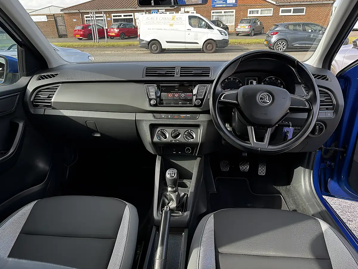 Used 2015 Skoda Fabia Se Race Blue Met - Interior and Exterior details 6