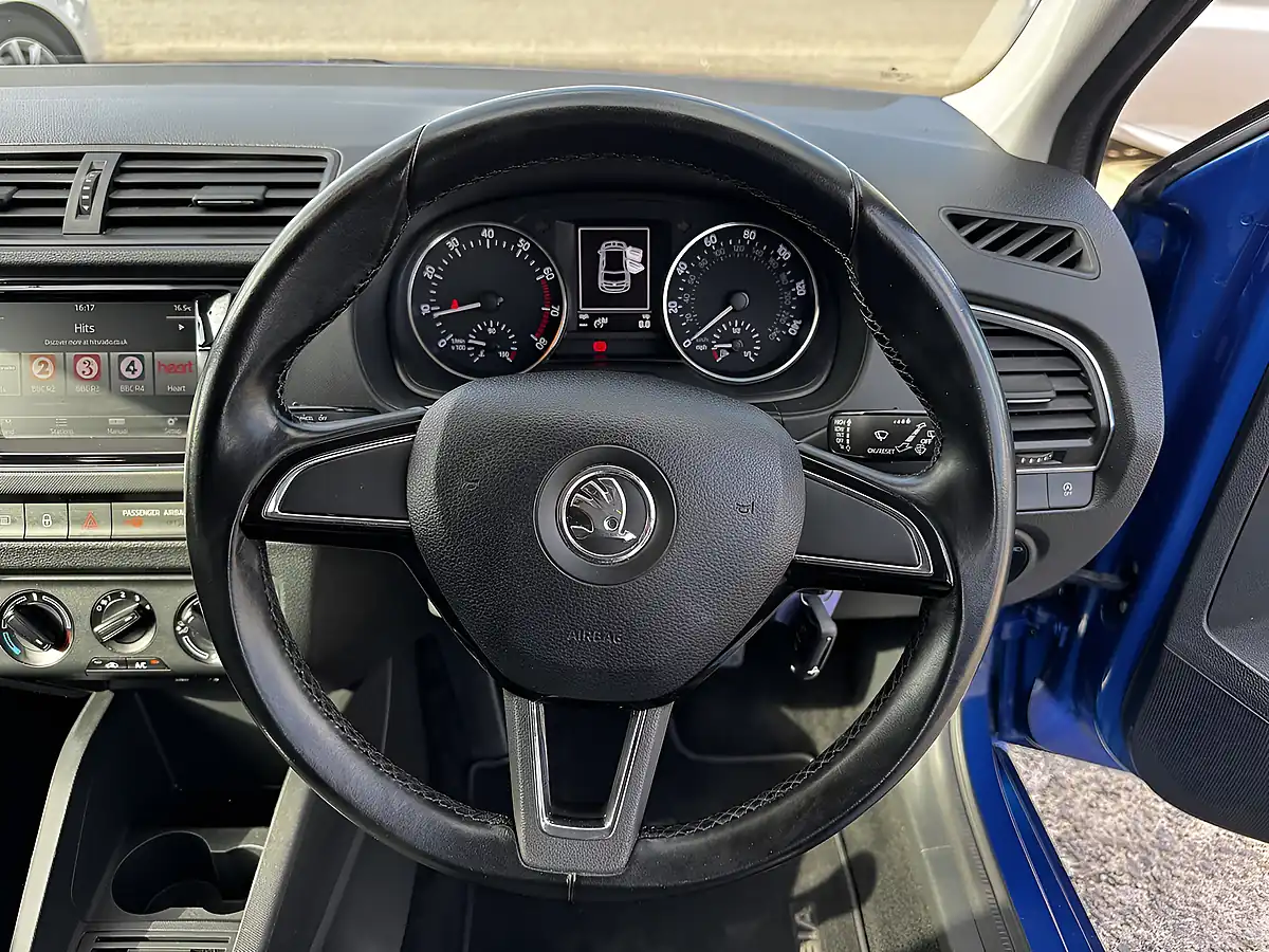 Used 2015 Skoda Fabia Se Race Blue Met - Interior and Exterior details 7