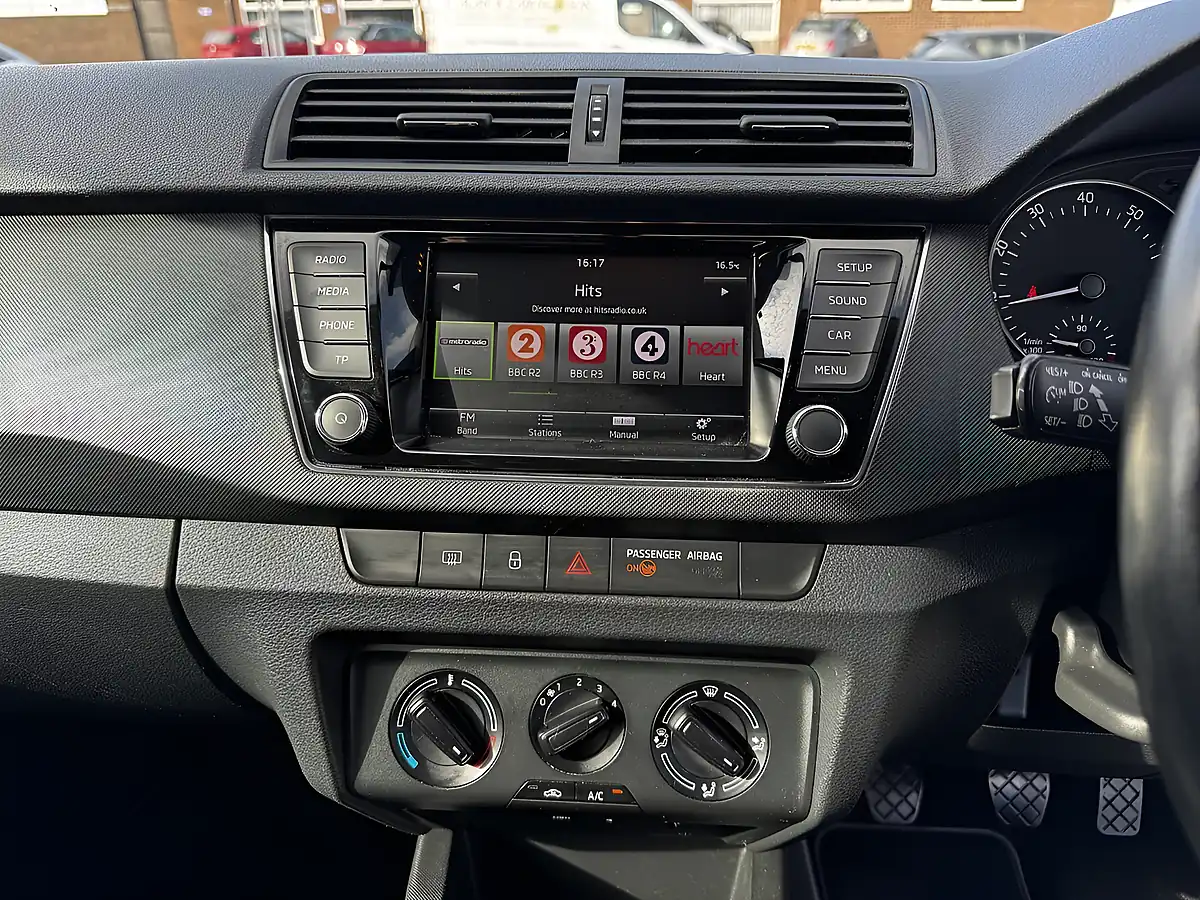 Used 2015 Skoda Fabia Se Race Blue Met - Interior and Exterior details 8