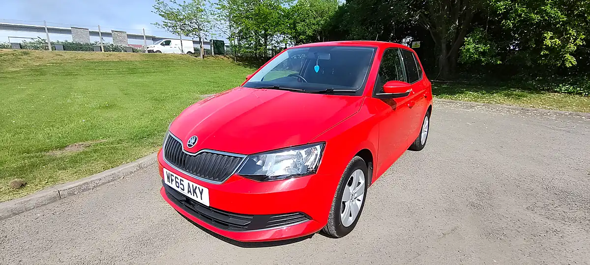 Used 2015 Skoda Fabia Se Red - Front View