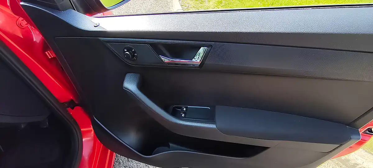 Used 2015 Skoda Fabia Se Red - Interior and Exterior details 10